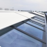 RENSON® Topfix® VMS: protection solaire horizontale résistant au vent pour verrières modulaires VELUX® Modular Skylights